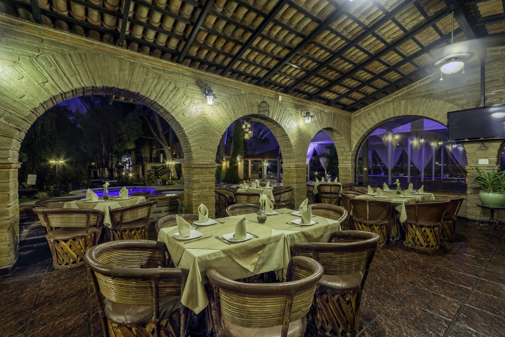 Quinta San Carlos San Pedro Tesistán Eksteriør bilde